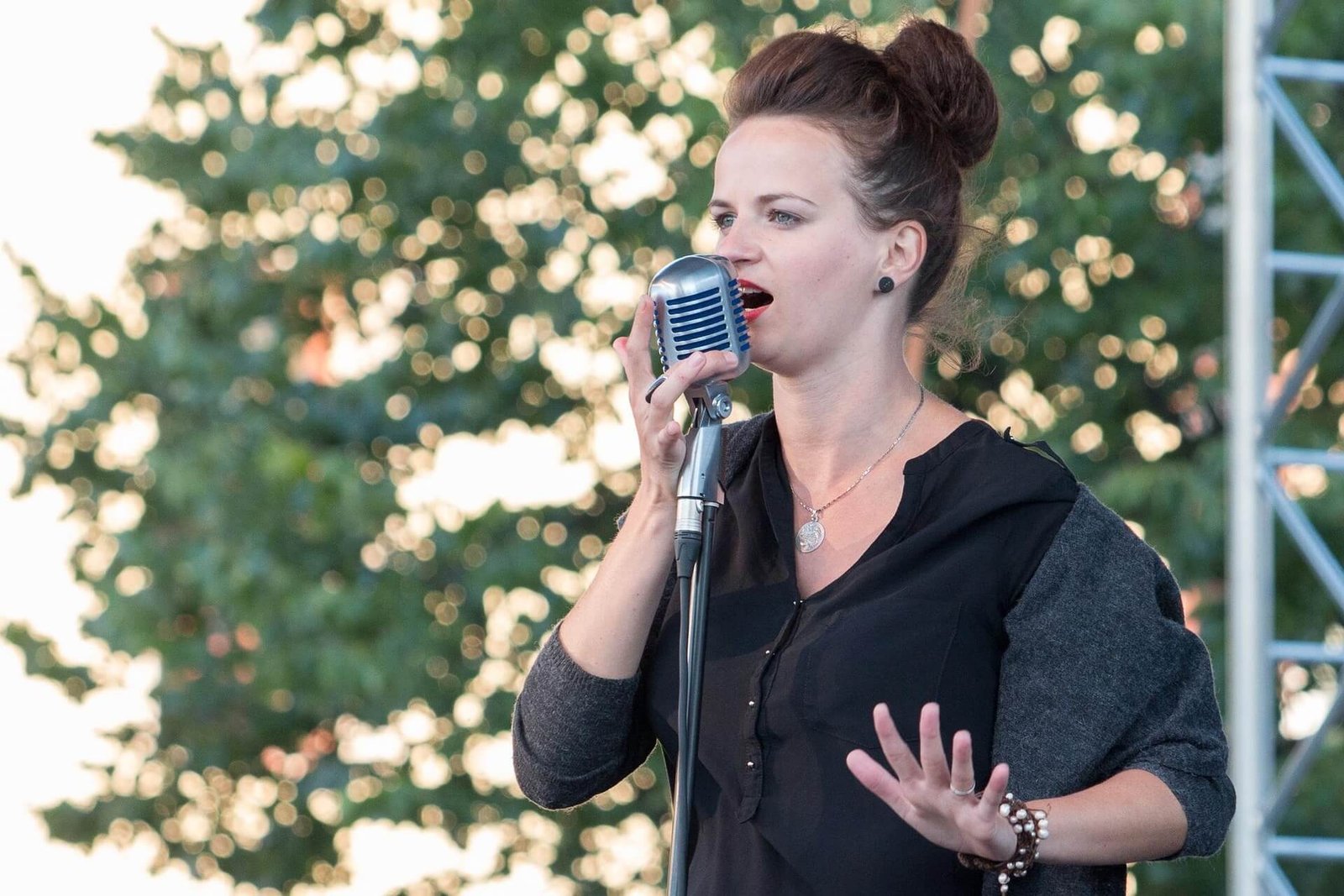 Female Singers With a Massive Straight Male Fanbase — And Why It Makes Total Sense